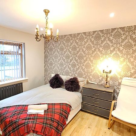 Beautiful Guest Rooms, Free Parking, 30Min Heathrow, 40Min Wembley, 60Min Central London Greenford  Exteriör bild