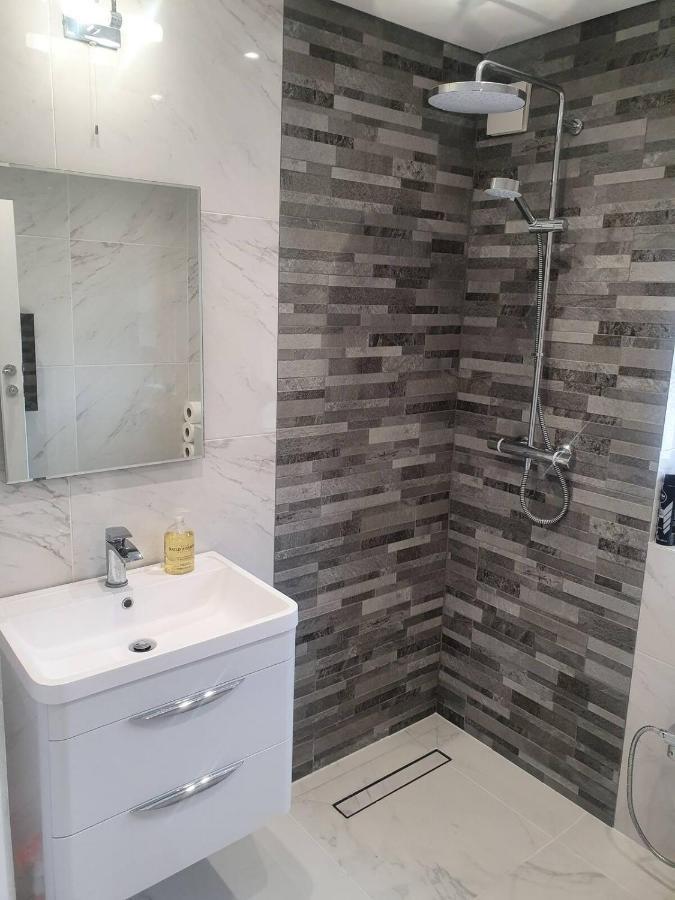 Beautiful Guest Rooms, Free Parking, 30Min Heathrow, 40Min Wembley, 60Min Central London Greenford  Exteriör bild
