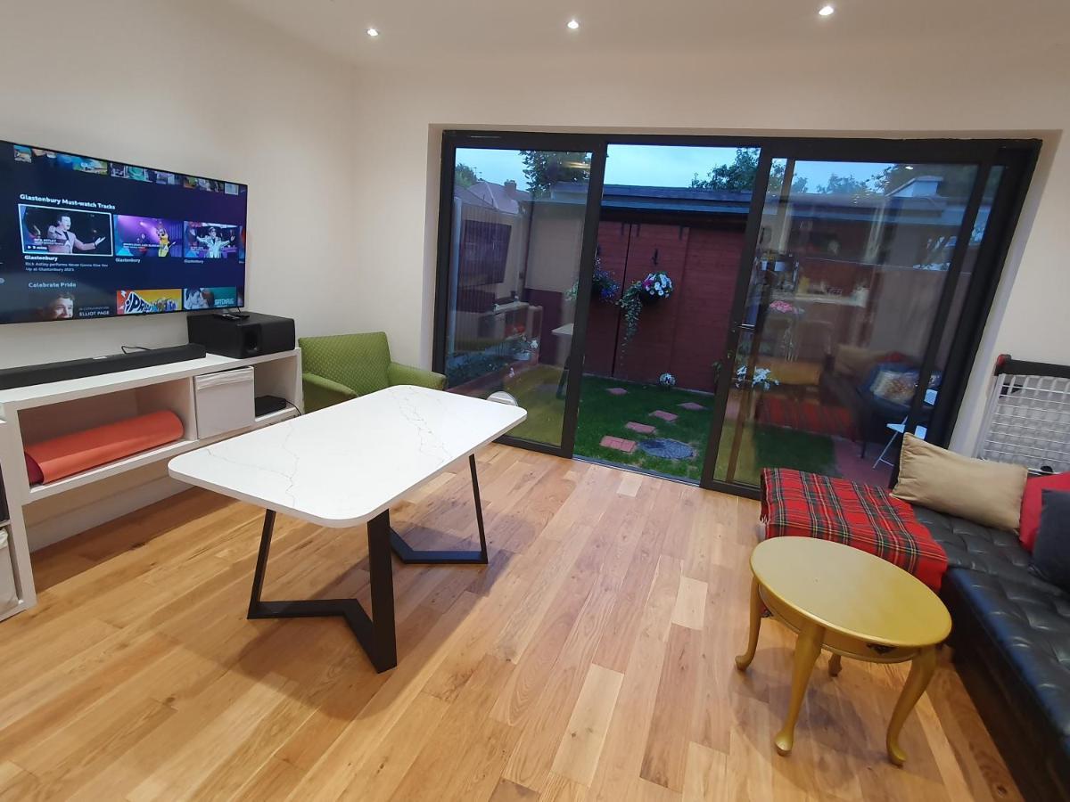 Beautiful Guest Rooms, Free Parking, 30Min Heathrow, 40Min Wembley, 60Min Central London Greenford  Exteriör bild