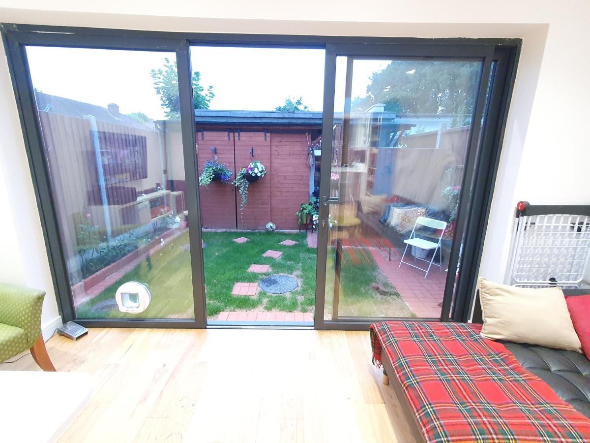 Beautiful Guest Rooms, Free Parking, 30Min Heathrow, 40Min Wembley, 60Min Central London Greenford  Exteriör bild