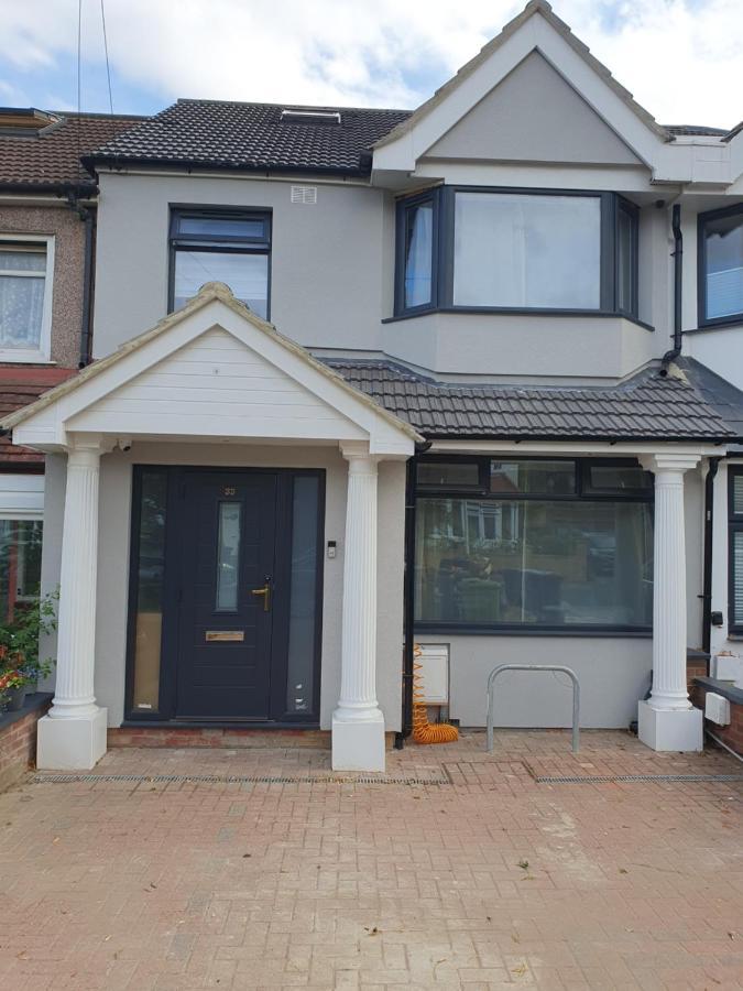 Beautiful Guest Rooms, Free Parking, 30Min Heathrow, 40Min Wembley, 60Min Central London Greenford  Exteriör bild