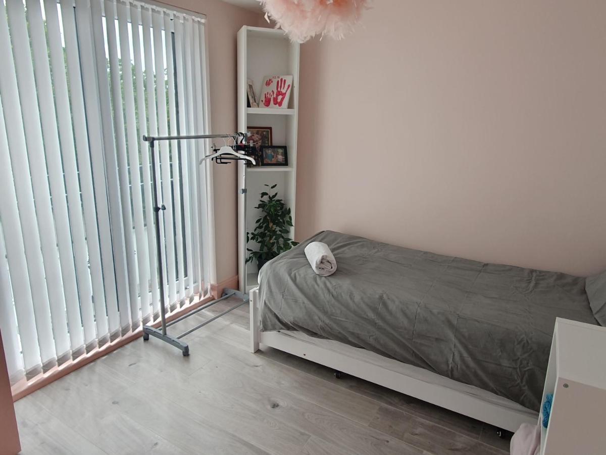 Beautiful Guest Rooms, Free Parking, 30Min Heathrow, 40Min Wembley, 60Min Central London Greenford  Exteriör bild