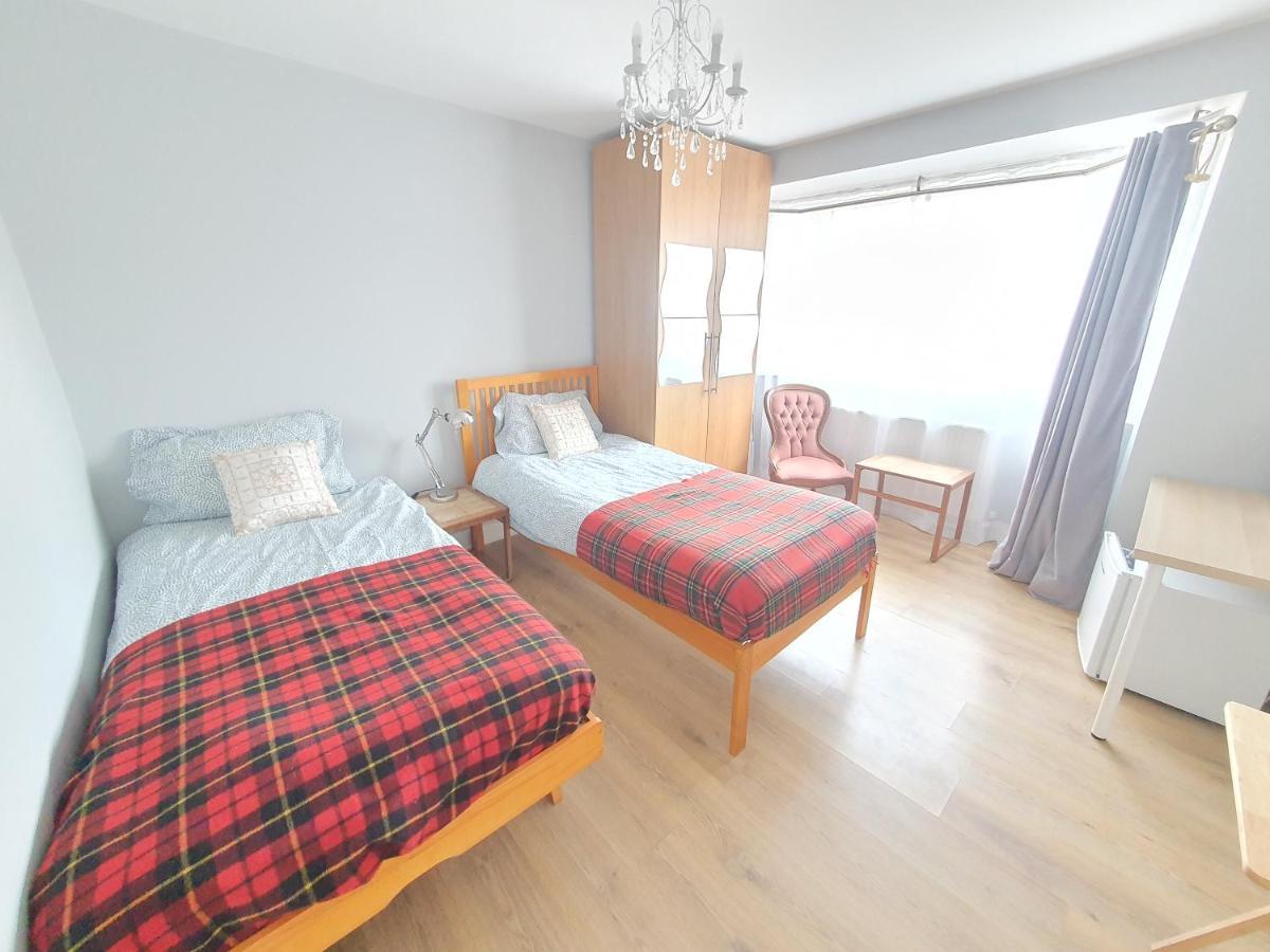 Beautiful Guest Rooms, Free Parking, 30Min Heathrow, 40Min Wembley, 60Min Central London Greenford  Exteriör bild
