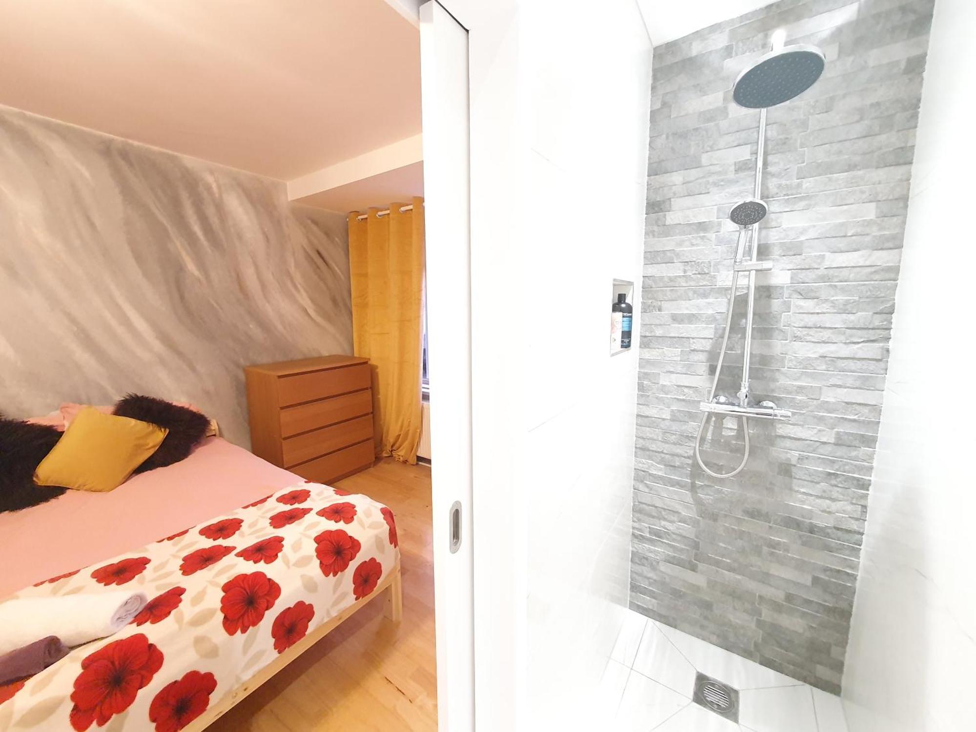 Beautiful Guest Rooms, Free Parking, 30Min Heathrow, 40Min Wembley, 60Min Central London Greenford  Rum bild
